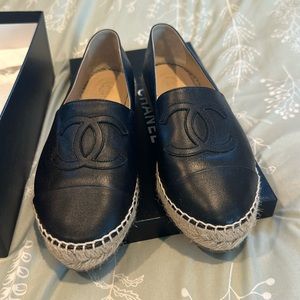 BLACK CHANEL ESPADRILLES SIZE 38 NEW CONDITION WORN ONLY A FEW TIMES